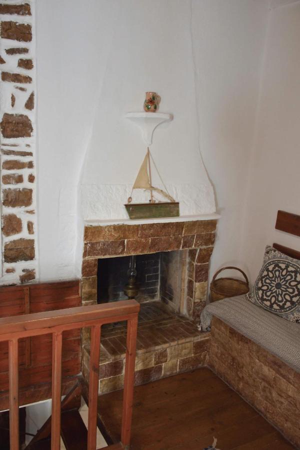 Traditional House Kassandra'S Hostal Ermioni Exterior foto